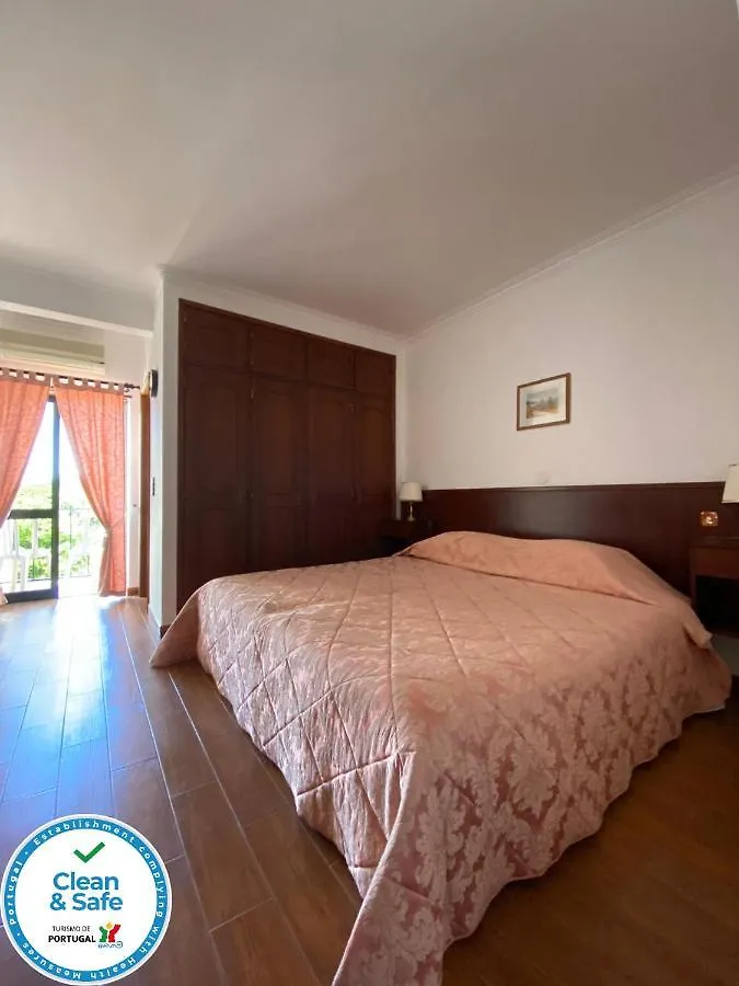 Guest House Toca dos Grilos Estoril Bed and breakfast